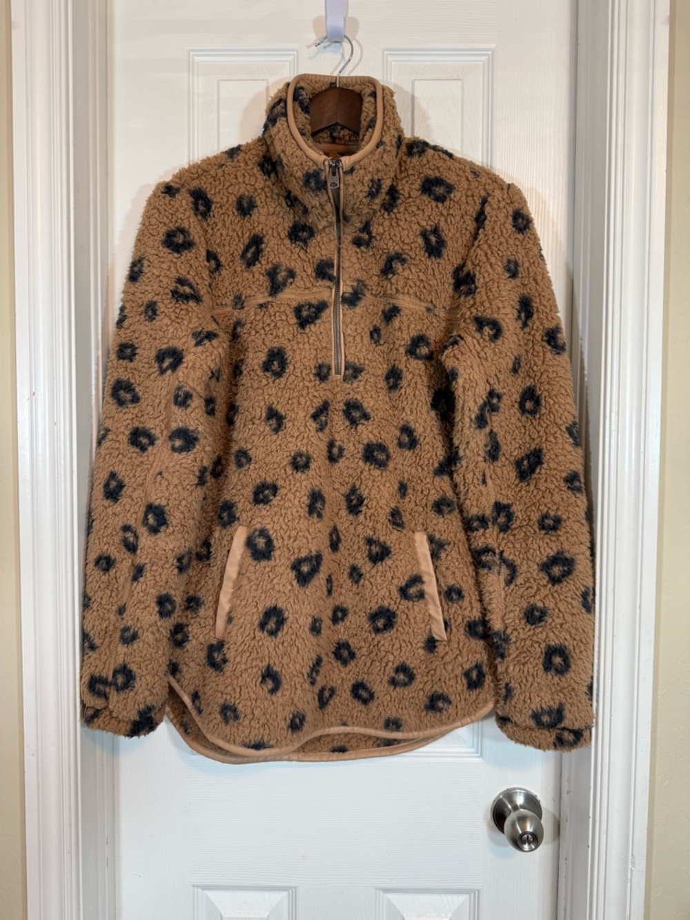 Abercrombie & Fitch Soft Leopard Print Sherpa Half Zip Pullover Jacket